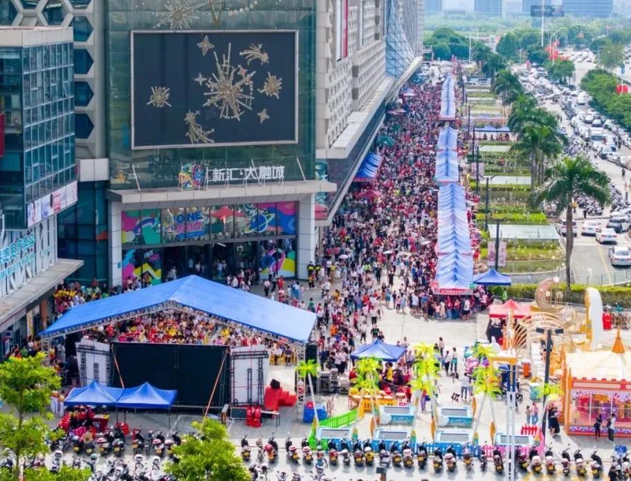 14-я Благотворительная распродажа &laquo;Зеленая рассада&raquo;